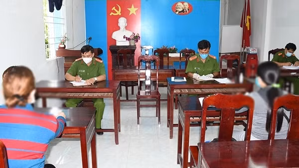 Thuê ôtô tiền tỷ rồi gắn thiết bị theo dõi để ăn trộm ảnh 2