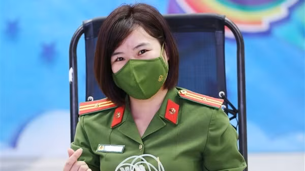 Công an Hà Nội hiến máu tình nguyện, lan tỏa tình người trong đại dịch ảnh 2