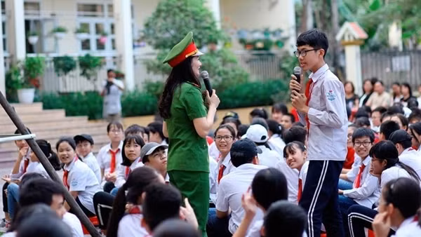 Cảnh báo nguy cơ ma túy học đường