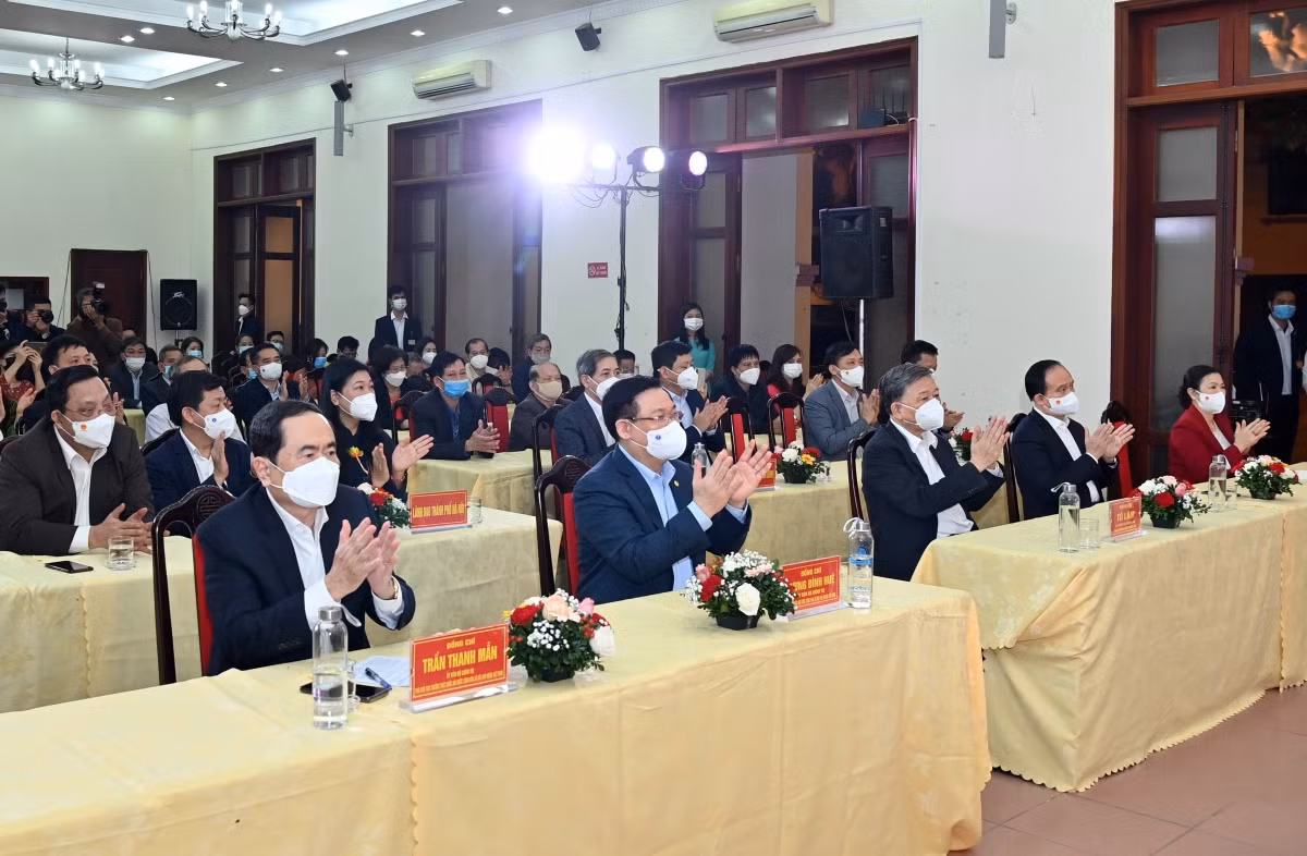 Chủ tịch Quốc hội dự Ngày hội đại đoàn kết tại phường Quán Thánh, Hà Nội -0