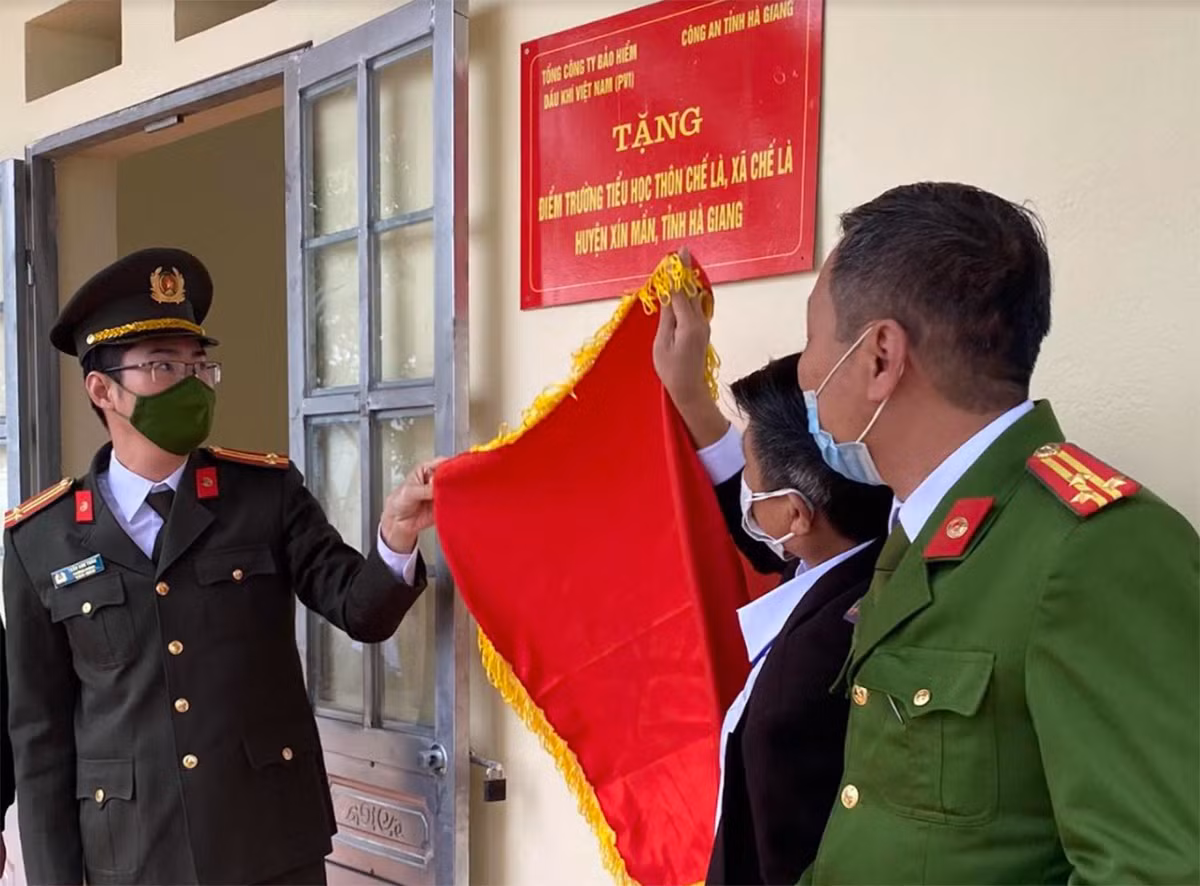 Khánh thành điểm&nbsp;trường tiểu học thôn Chế Là -0