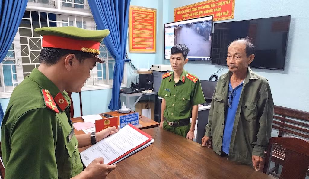 Cựu cán bộ Cảng vụ Hàng không lừa chạy việc rồi bán nhà bỏ trốn -0