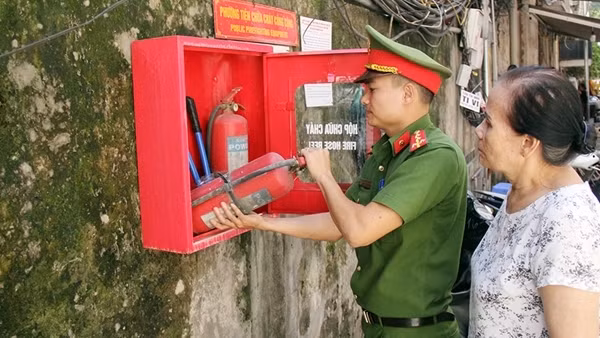 Phát huy "4 tại chỗ"&nbsp; để tận dụng "thời điểm vàng" trong phòng cháy, chữa cháy