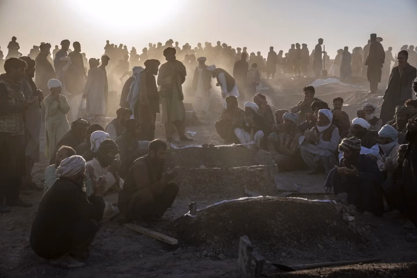 Động đất tiếp nối động đất ở Afghanistan -0