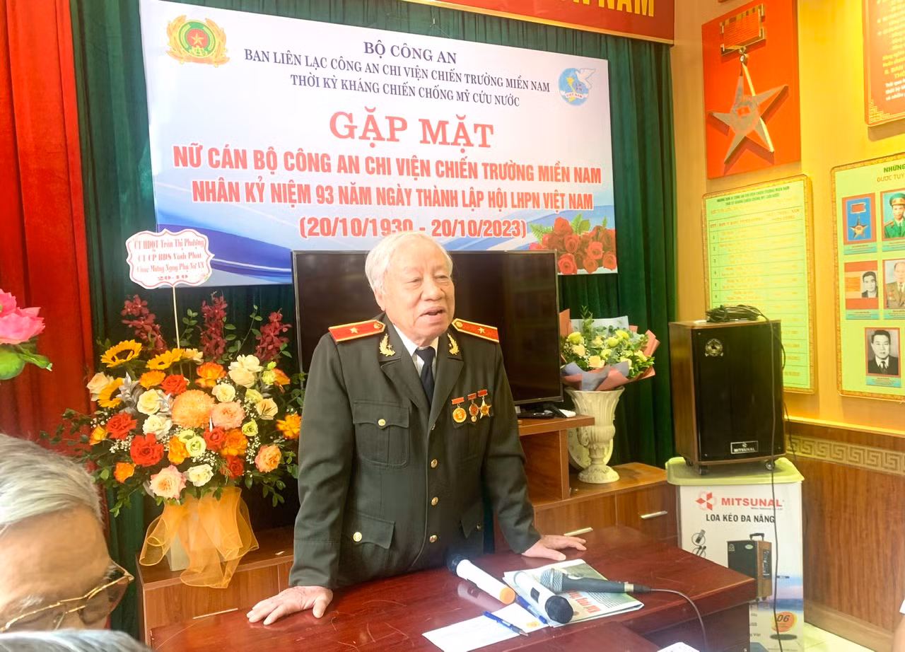 Gặp mặt chúc mừng các nữ Công an chi viện chiến trường miền Nam nhân Ngày phụ nữ Việt Nam -0