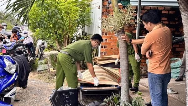 Người đàn ông làm nghề mài dao,&nbsp;kéo tử vong trước quán cà phê