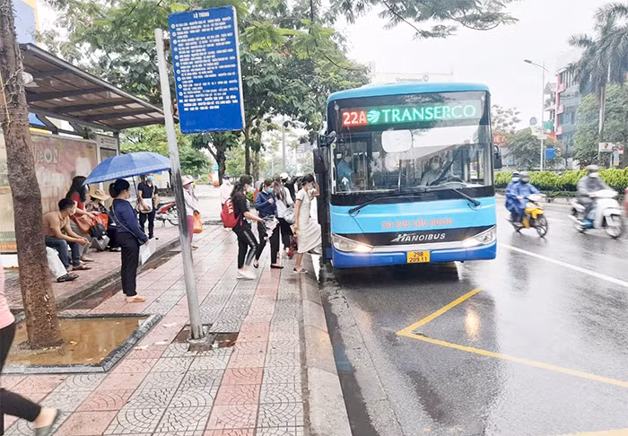 Tăng giá vé buýt, người dân có “quay lưng” với phương tiện công cộng? -0