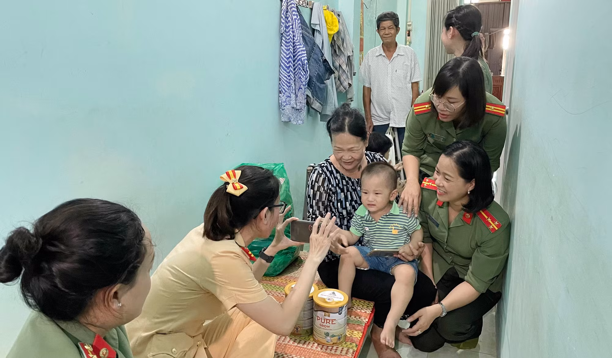 Lan tỏa tình thương từ những việc làm ý nghĩa -0