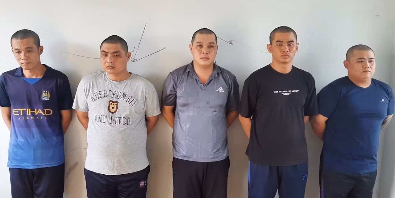 Bắt người trái phát luật và buộc viết giấy nợ 25 triệu đồng -0