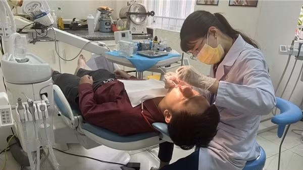 Nam sinh 16 tuổi bị viêm lợi, khám phát hiện ung thư máu