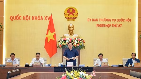 Cho ý kiến phương án cải cách tiền lương, lấy phiếu tín nhiệm chức danh lãnh đạo