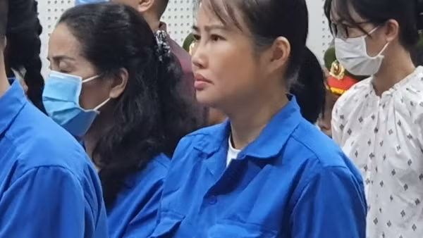 Phó Tổng Giám đốc AIC Hoàng Thị Thúy Nga đưa hối lộ hơn 30 tỉ đồng