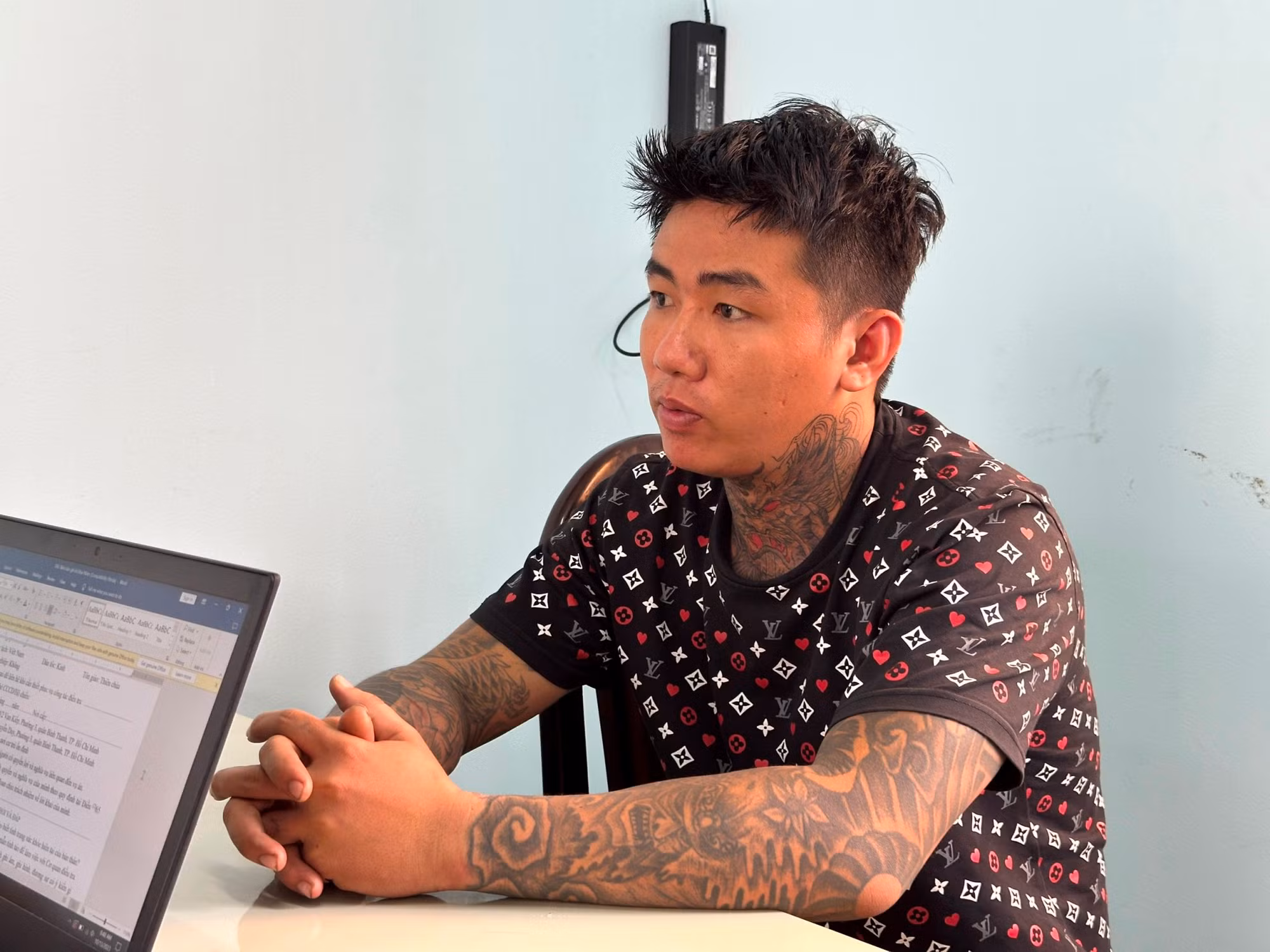 Đã bắt được đối tượng dùng vật nhọn đe dọa, cướp điện thoại của một học sinh -0
