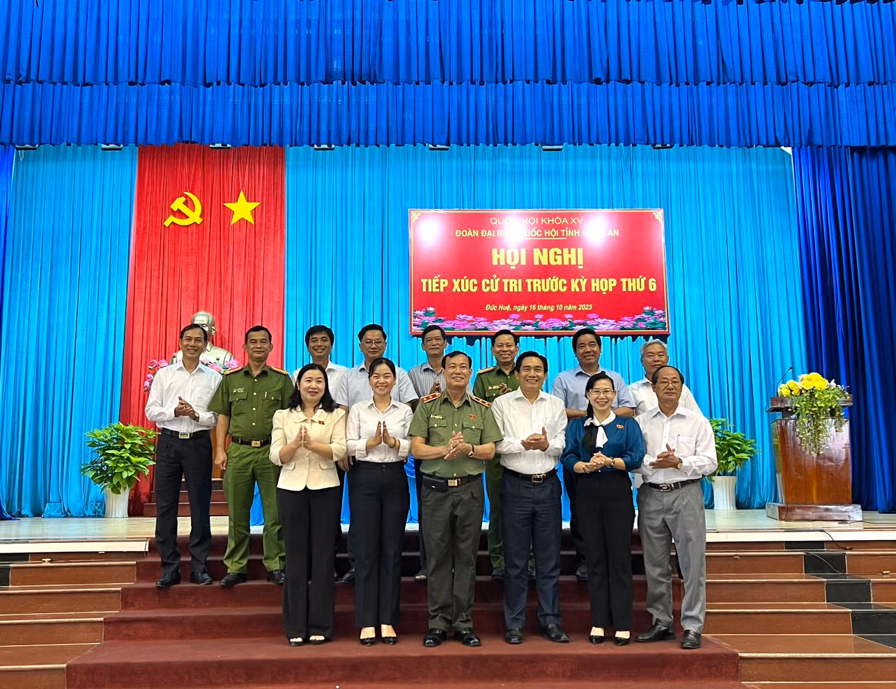 Trước kỳ họp thứ 6, đồng chí Lê Tấn Tới tiếp xúc cử tri 2 huyện Đức Hòa và Đức Huệ -0