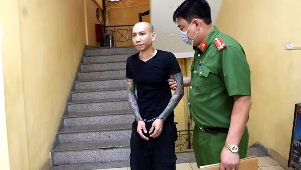 Thần tượng méo mó và những con số méo mó