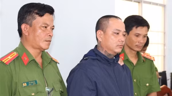 Cặp vợ chồng cùng "xộ khám" vì tổ chức cho vay “tín dụng đen”