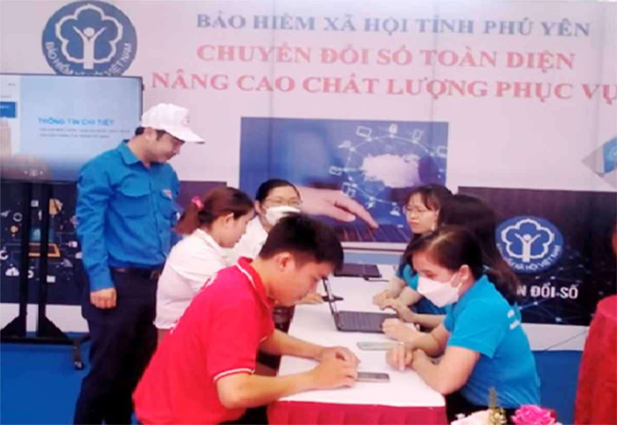 Nhiều cơ sở khám, chữa bệnh thực hiện tra cứu thông tin thẻ BHYT bằng CCCD -0