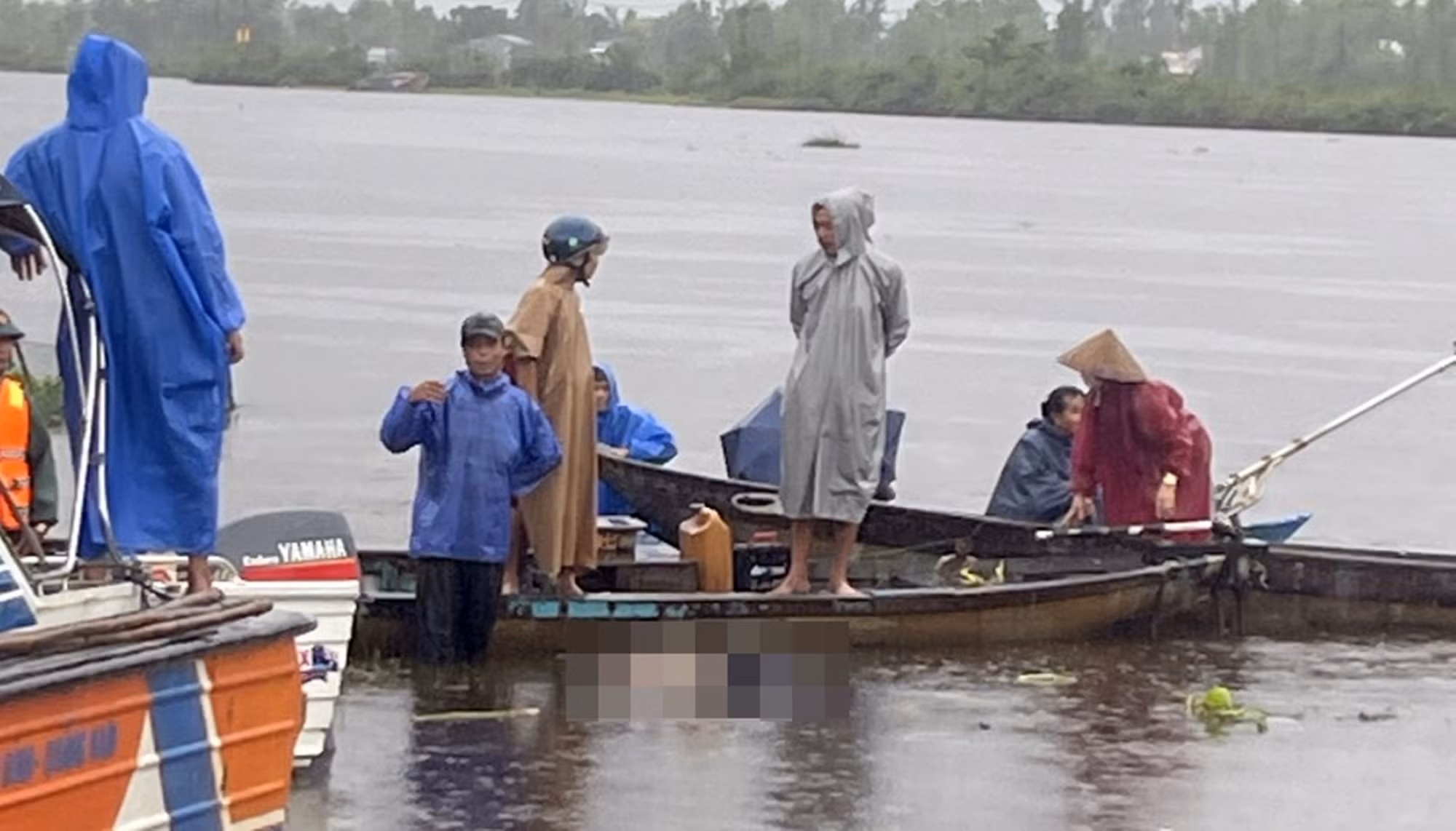 Tìm thấy thi thể người đàn ông mất tích khi đi vớt lồng bắt cá -0