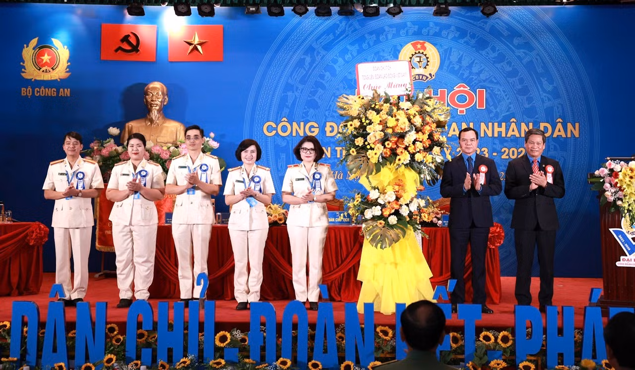 Khai mạc phiên trọng thể Đại hội đại biểu Công đoàn CAND lần thứ VI -0