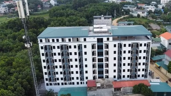 Đình chỉ công tác Chủ tịch xã có chung cư mini xây vượt phép 6 tầng