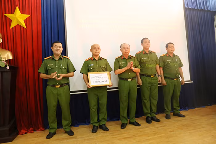Lập công ty để lừa đảo qua mạng, buôn người, cưỡng đoạt tài sản -0