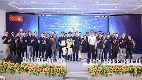 Liên quân 2 giành ngôi vô địch MobiFone Hackathon 2023