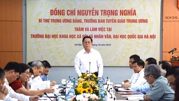 Đưa việc học tập nghề làm báo của Bác Hồ thành kinh nghiệm hằng ngày
