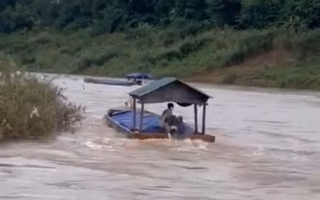 Buôn lậu lại “nóng” ở vùng biên Quảng Trị -0