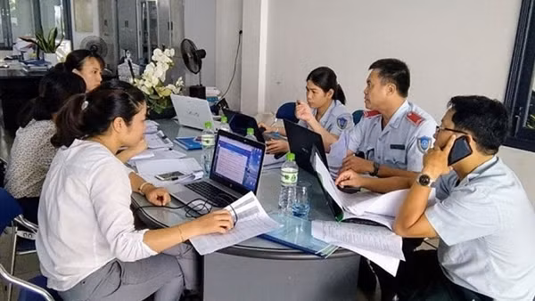 Vì sao nhiều doanh nghiệp bị xử phạt, buộc đóng lãi tiền tỉ vẫn chây ì đóng BHXH?