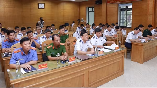 Khen thưởng lực lượng phá chuyên án ma tuý trên biển