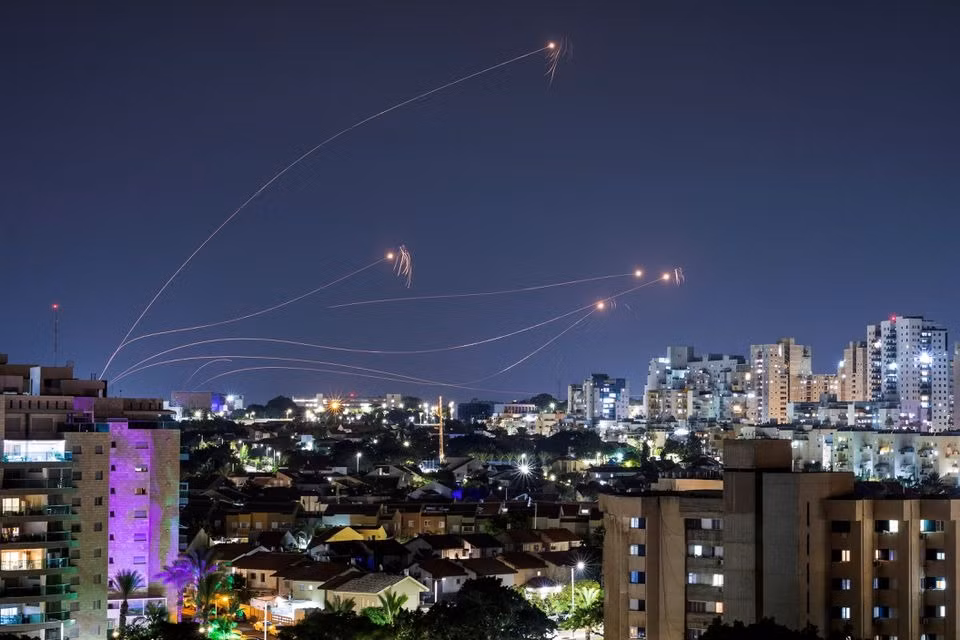 Mỹ gấp rút gửi hệ thống phòng không tới Israel -0