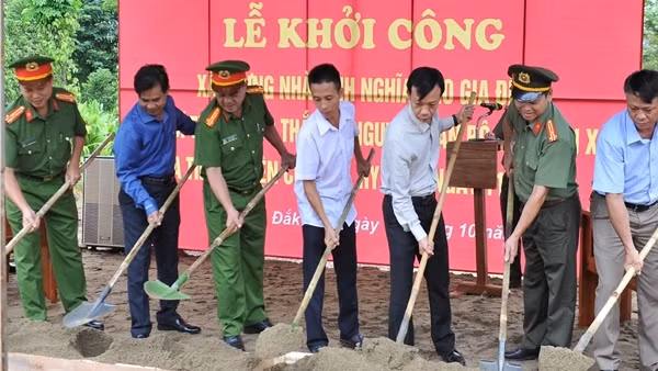 Khởi công xây dựng “Nhà tình nghĩa” cho thân nhân liệt sĩ CAND hy sinh trong vụ khủng bố ở Đắk Lắk