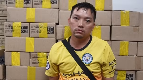 Bắt khẩn cấp quản lý công ty trong vụ kho thuốc lá điện tử trị giá 70 tỷ đồng