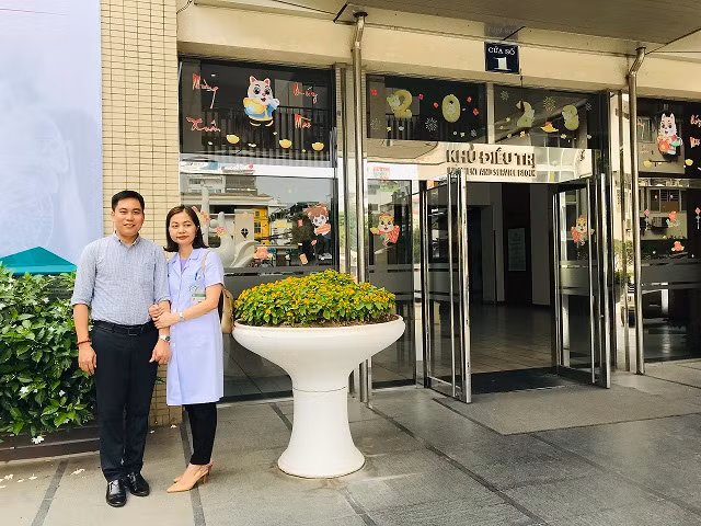 Hồi phục thần kỳ, bác sĩ phải thở máy trong vụ cháy chung cư mini nhận 1,4 tỷ đồng -0
