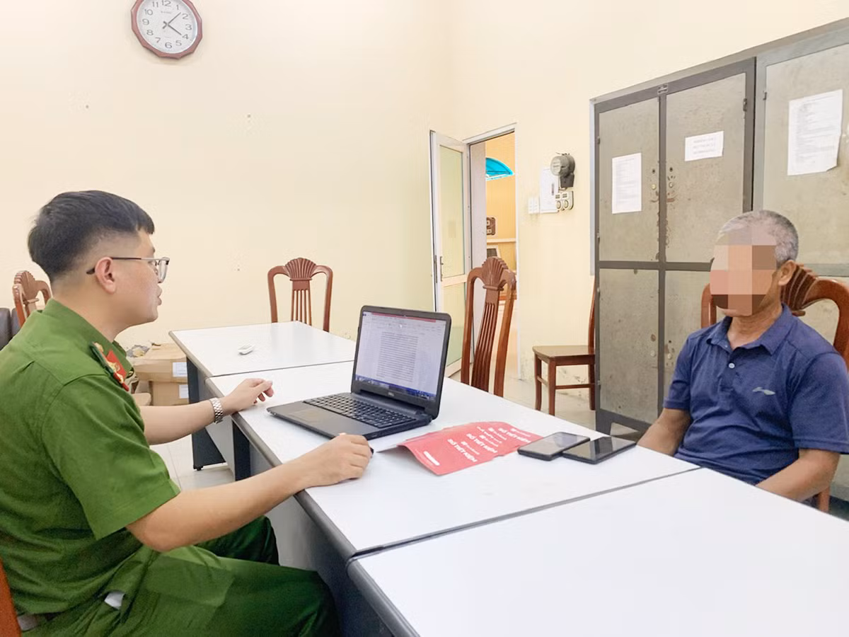 Công an phối hợp với ngân hàng ngăn chặn kịp thời các vụ lừa đảo chuyển khoản -0