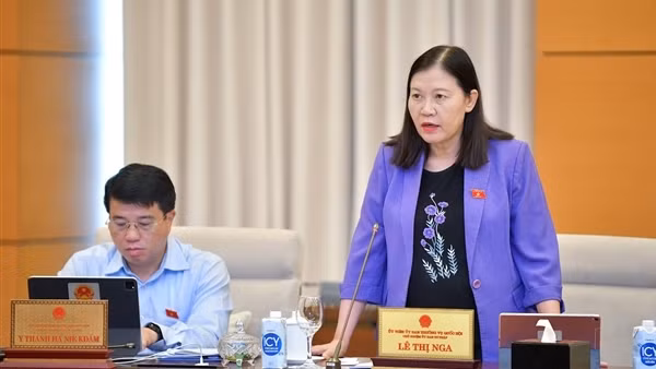 Đề nghị cấm sử dụng bóng cười và thuốc lá điện tử vì gây hại cho giới trẻ
