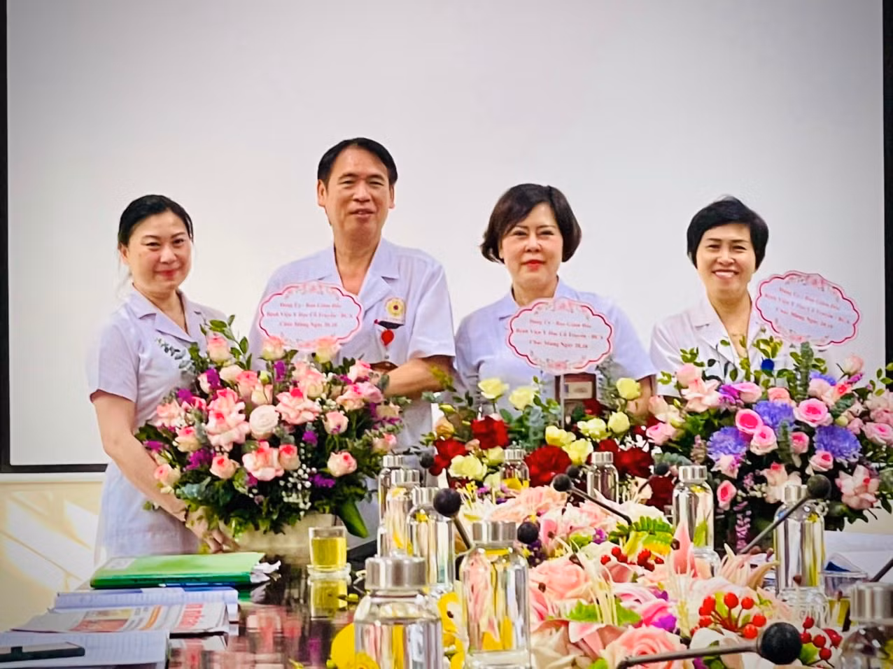 Tổ chức gặp mặt và nói chuyện chuyên đề “ Nghệ thuật để mẹ làm bạn với các con”. -0