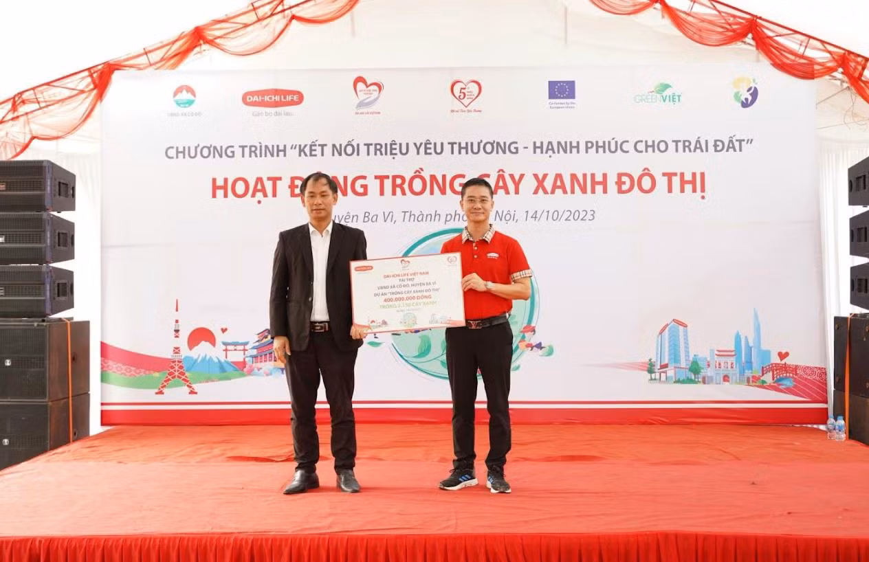 Dai-ichi Life Việt Nam tiếp tục triển khai Dự án “Trồng cây xanh đô thị” tại Hà Nội -2
