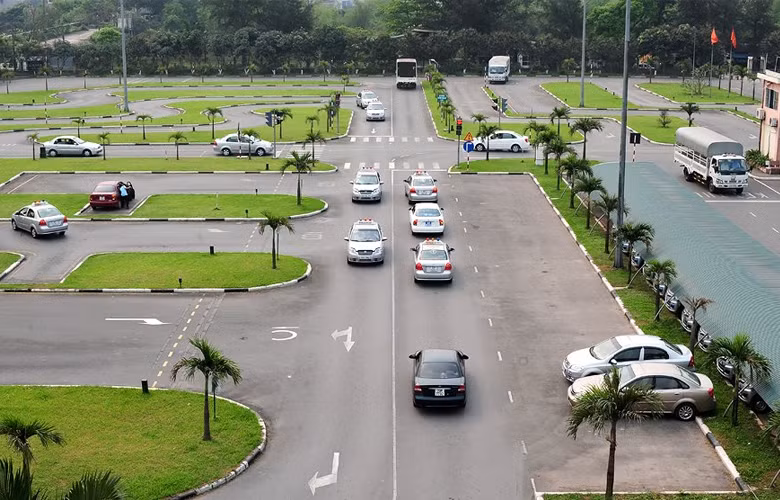 Có hơn 63 triệu giấy phép lái xe ô tô, mô tô được cấp qua cổng dịch vụ công Quốc gia -0