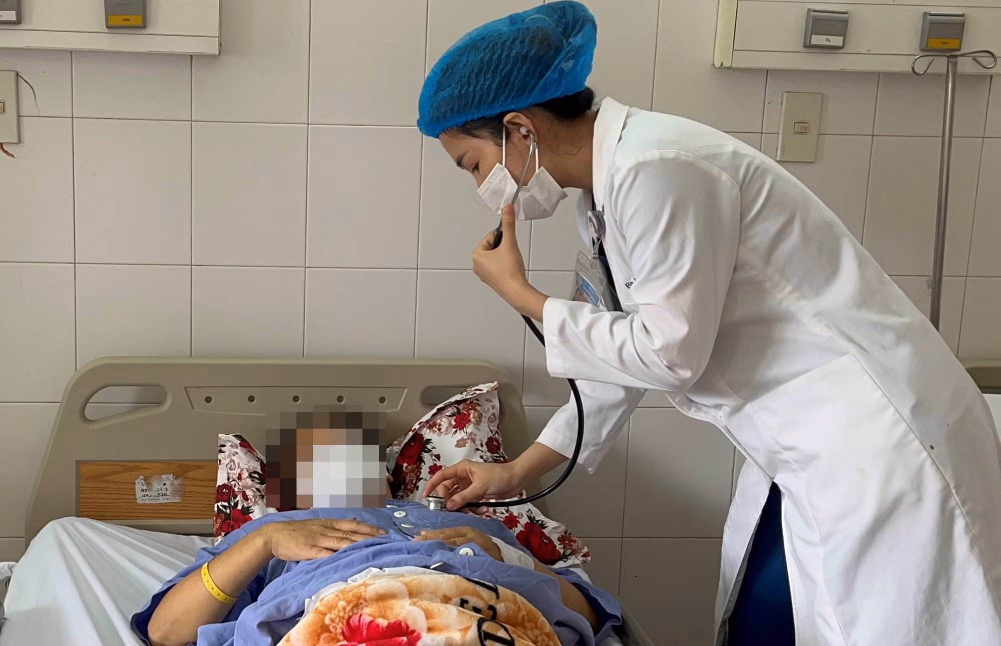 4 bệnh viện cung cấp máu cứu sống sản phụ băng huyết “thập tử nhất sinh” -0