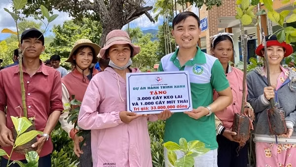 Trung úy Công an tỉnh Gia Lai được tôn vinh là “Thanh niên sống đẹp”