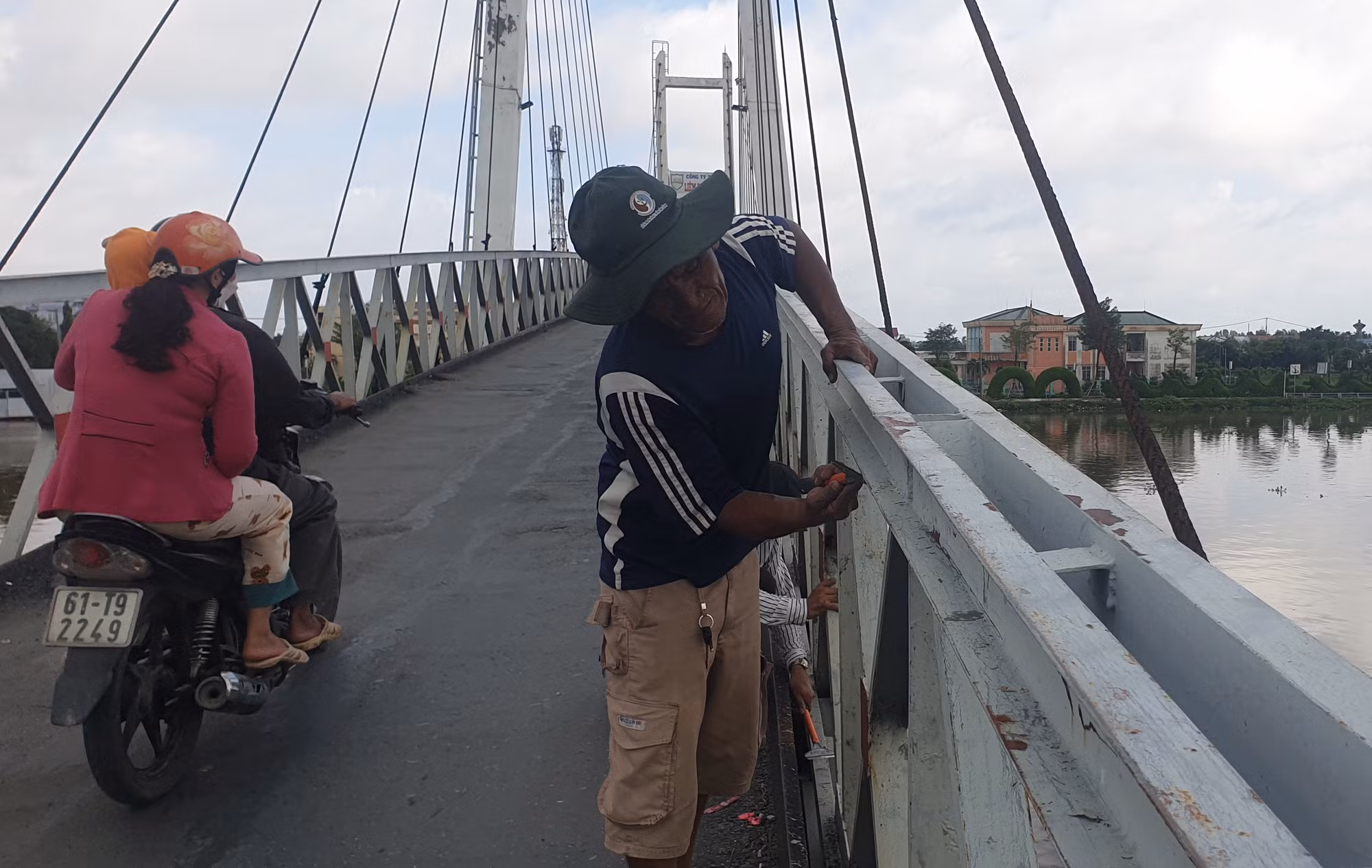 Cà Mau chỉ đạo xử lý vụ xe vượt tải trọng gần 10 lần qua cầu khiến thiệt hại 5 tỉ đồng -2