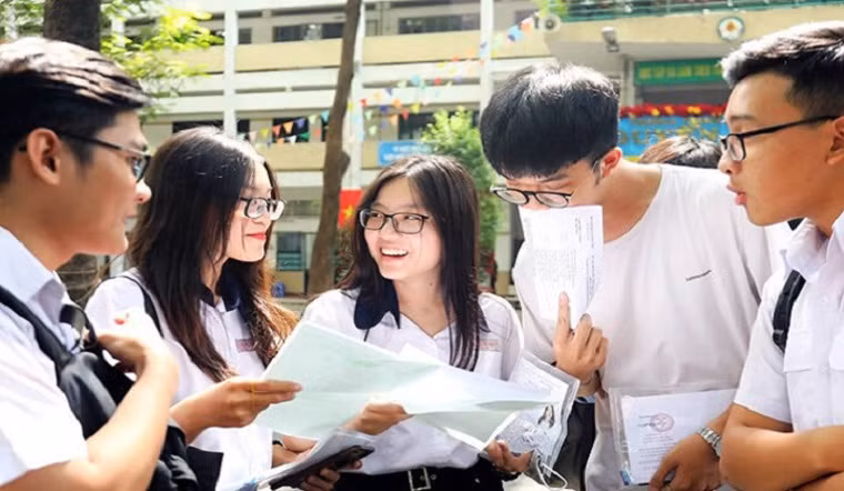 Nóng cuộc đua vào lớp 10 -0