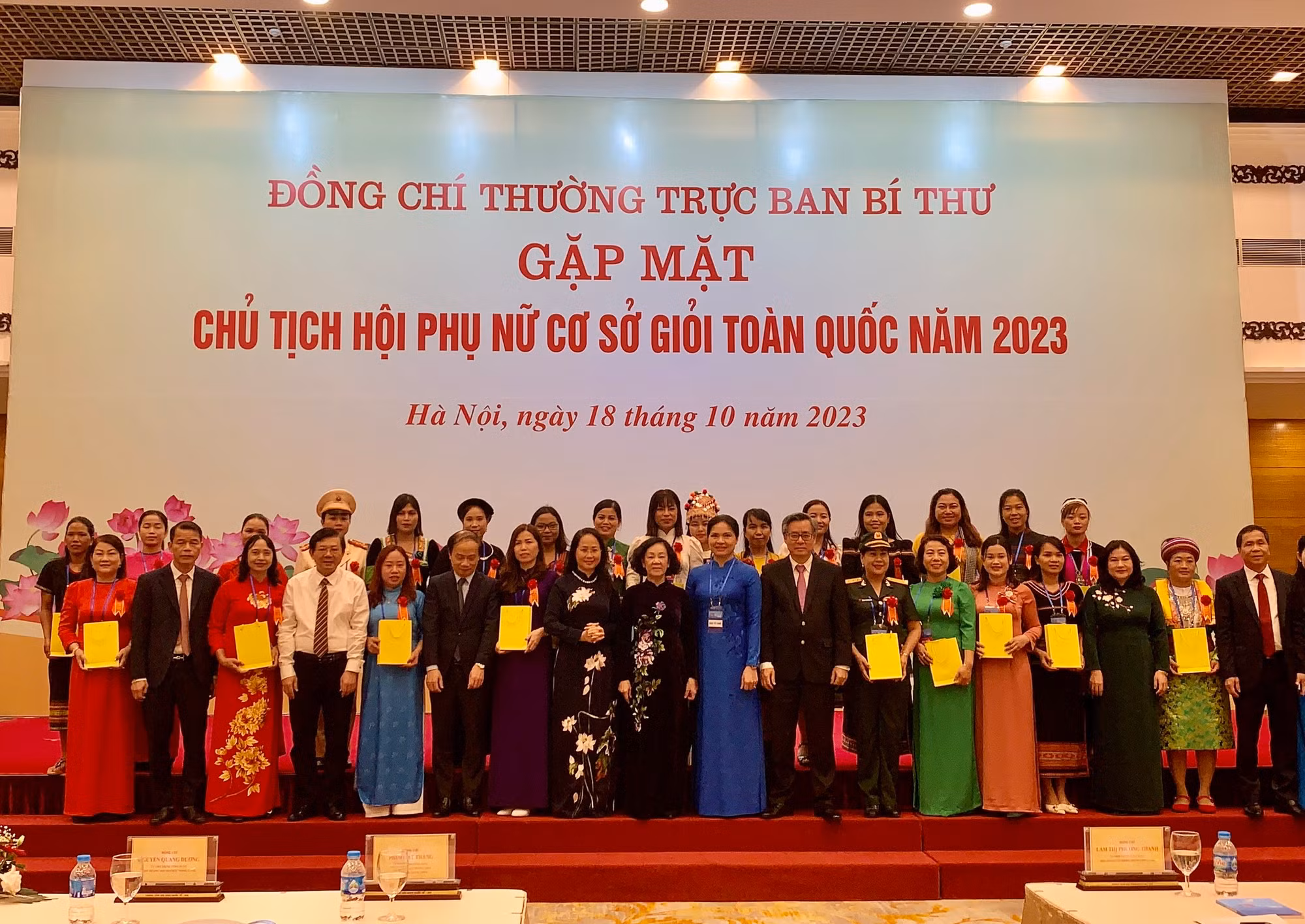 Biểu dương những đóng góp của phụ nữ cơ sở trong phát triển kinh tế - xã hội của đất nước -0