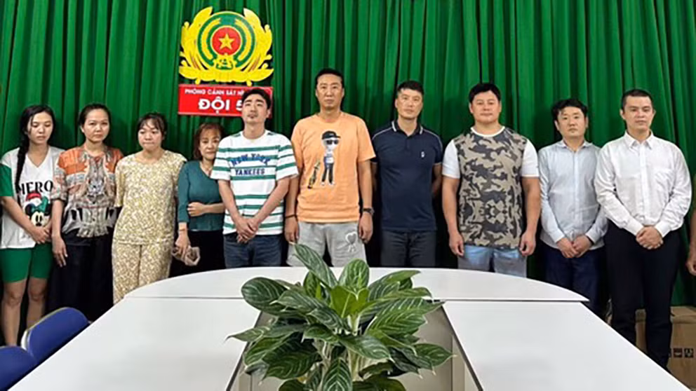 Bóc gỡ đường dây mại dâm chuyên phục vụ khách nước ngoài -0