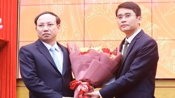 Phó Chủ tịch UBND tỉnh xin thôi chức và được bổ nhiệm Phó Trưởng ban tổ chức Tỉnh ủy Quảng Ninh