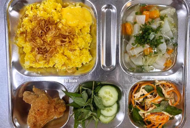  Nguyên nhân nào khiến hàng trăm học sinh Trường Ischool Nha Trang ngộ độc thực phẩm -0