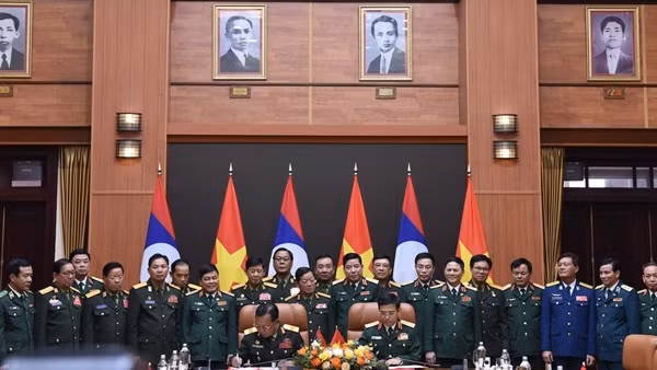Góp phần củng cố hơn nữa tình đoàn kết đặc biệt giữa quân đội Việt - Lào