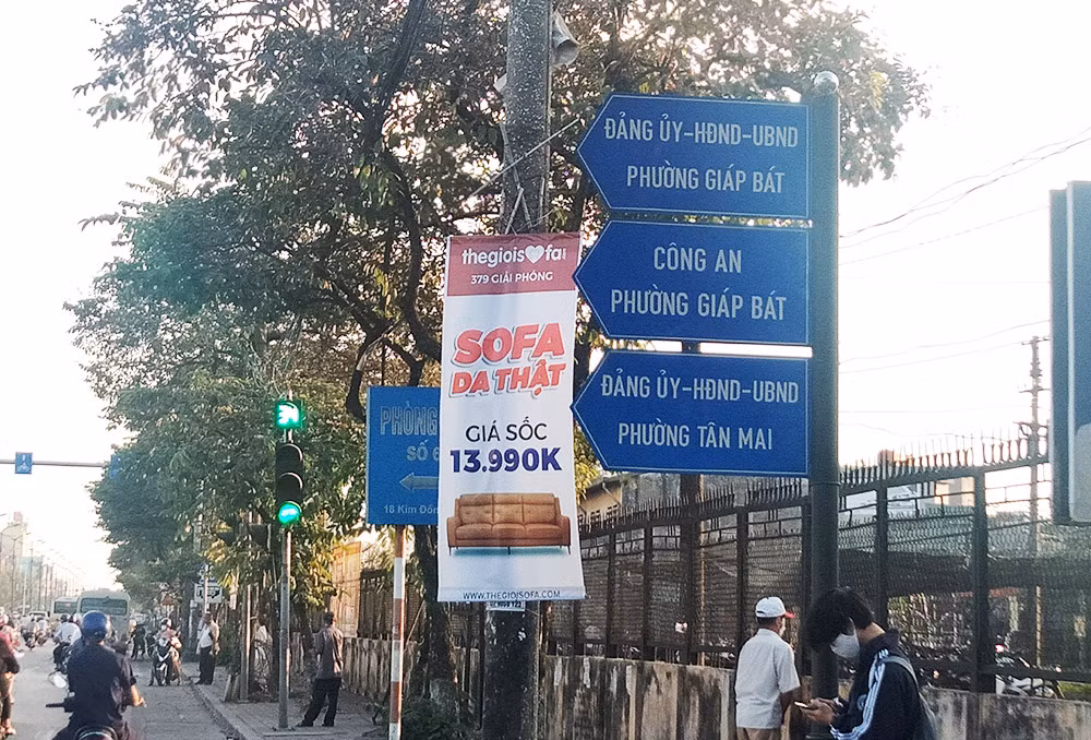 “Ma trận” biển quảng cáo giữa lòng Thủ đô -0