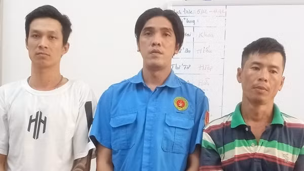 Đạp nạn nhân xuống sông, cướp xe máy bán lấy tiền mua ma túy